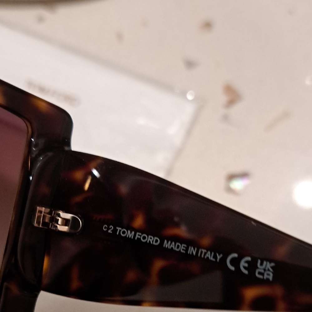NWT Tom Ford Tortoiseshell Sunglasses with White Case - Picture 6 of 10